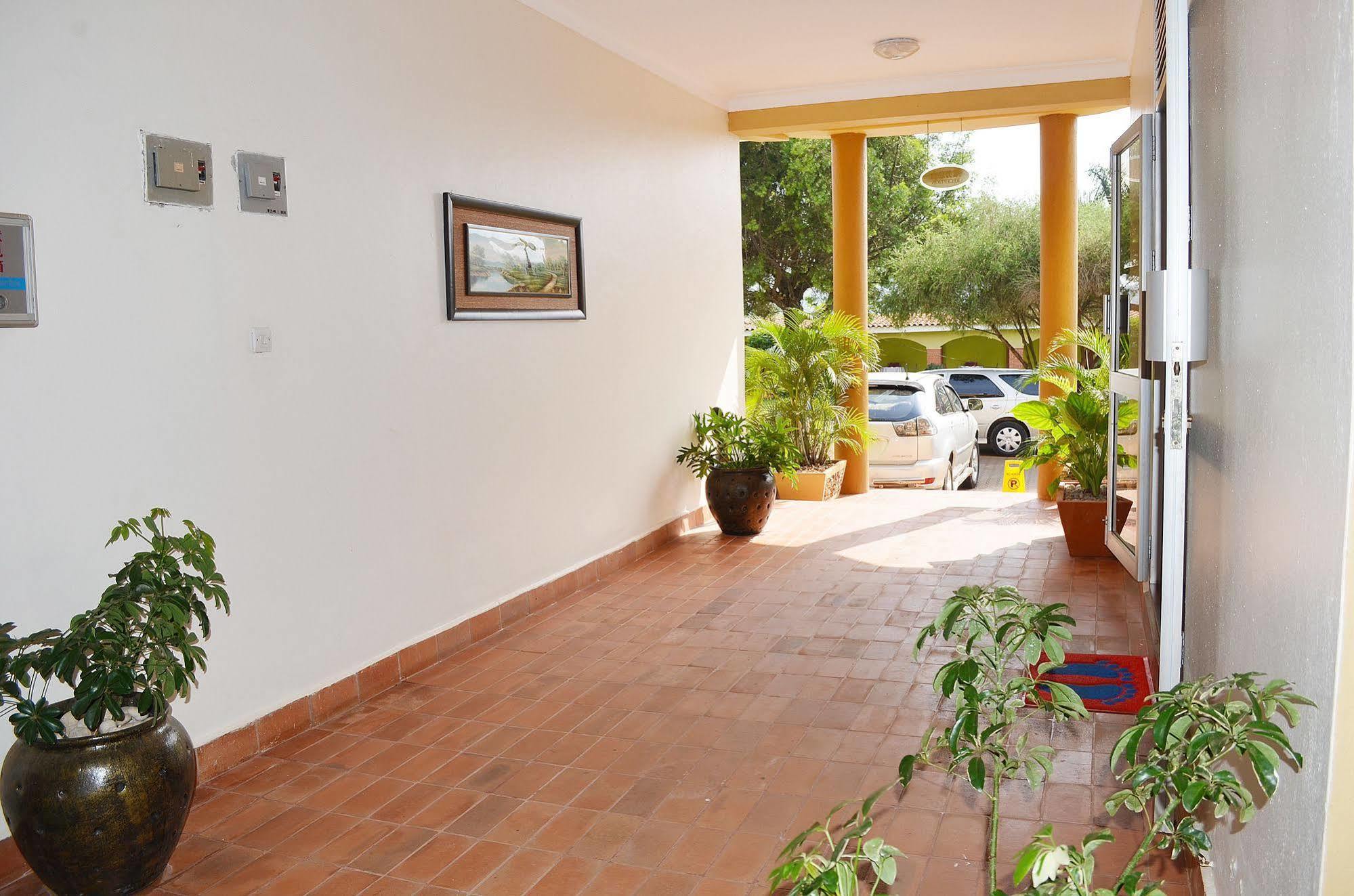 Victoria Travel Hotel Kampala Ngoại thất bức ảnh