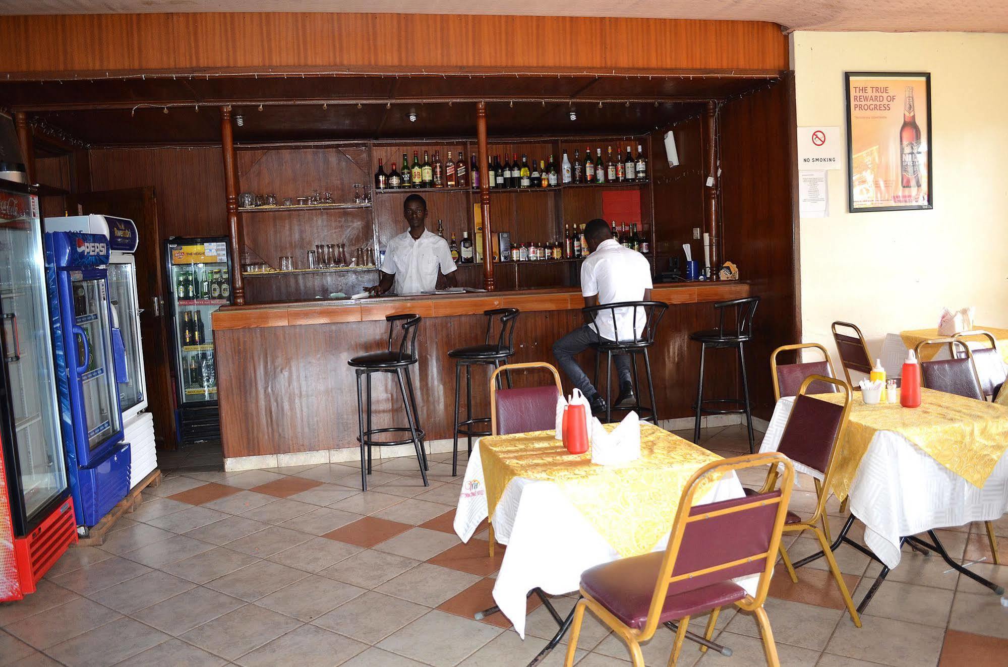 Victoria Travel Hotel Kampala Ngoại thất bức ảnh