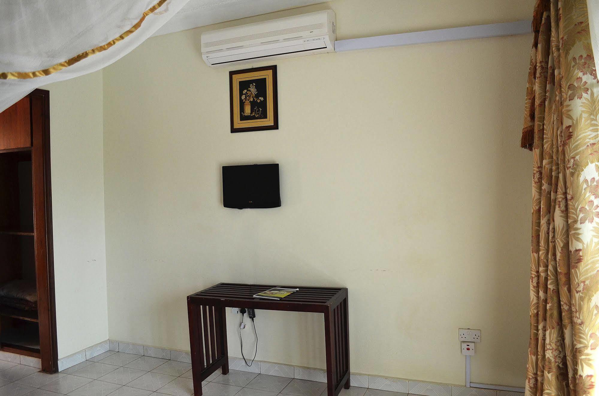 Victoria Travel Hotel Kampala Ngoại thất bức ảnh