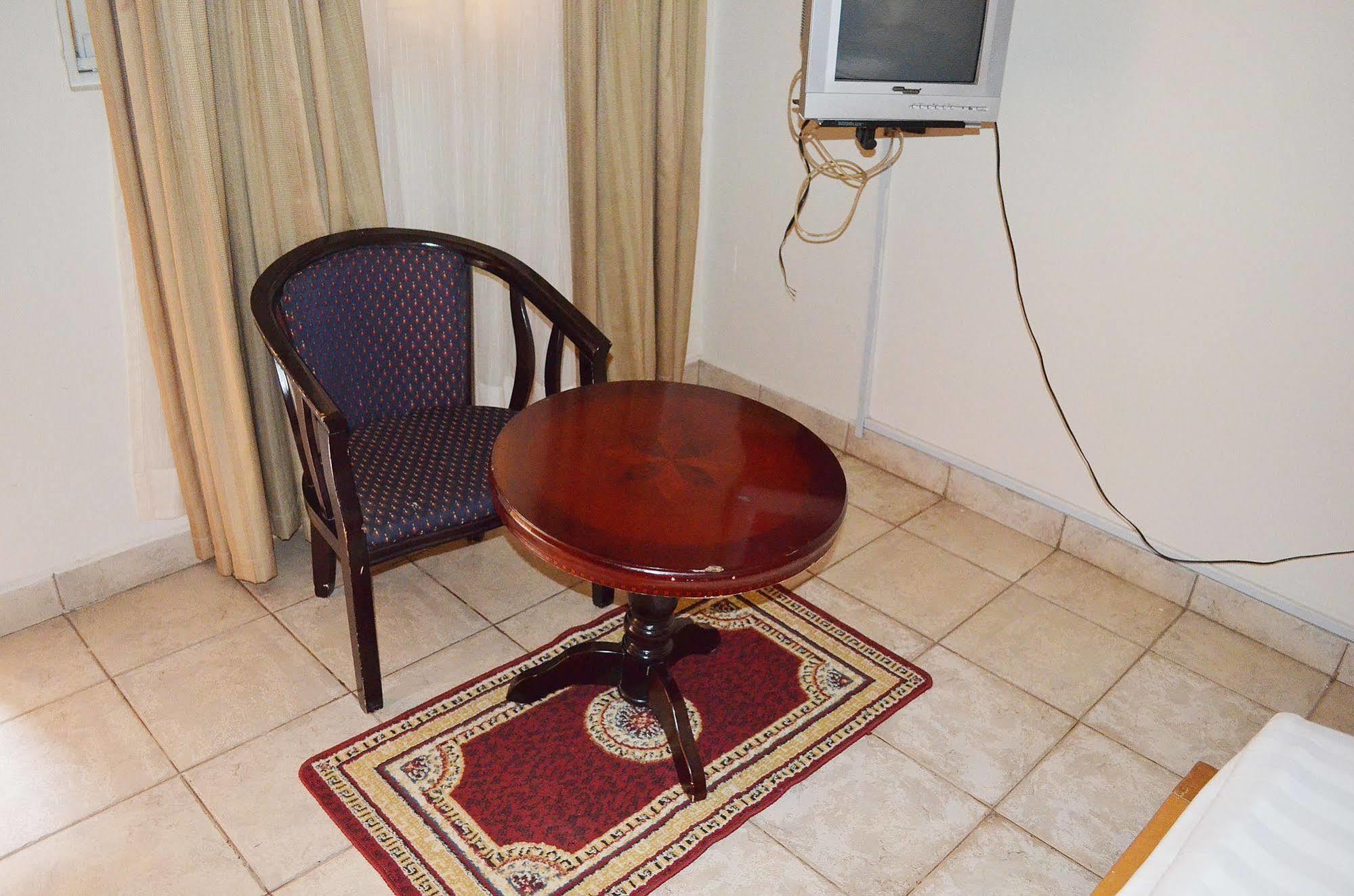 Victoria Travel Hotel Kampala Ngoại thất bức ảnh