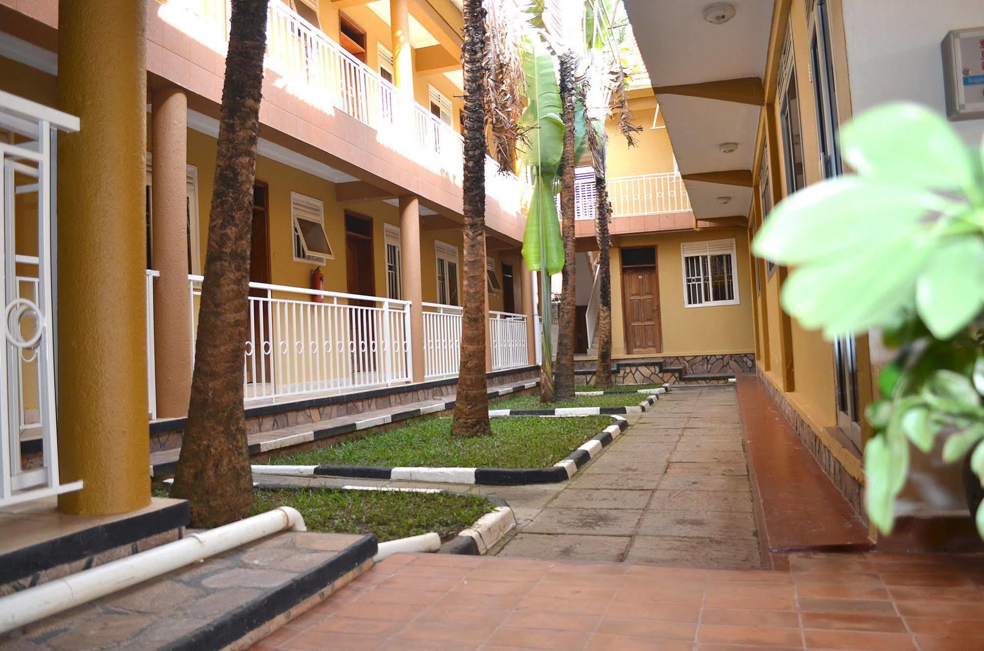 Victoria Travel Hotel Kampala Ngoại thất bức ảnh