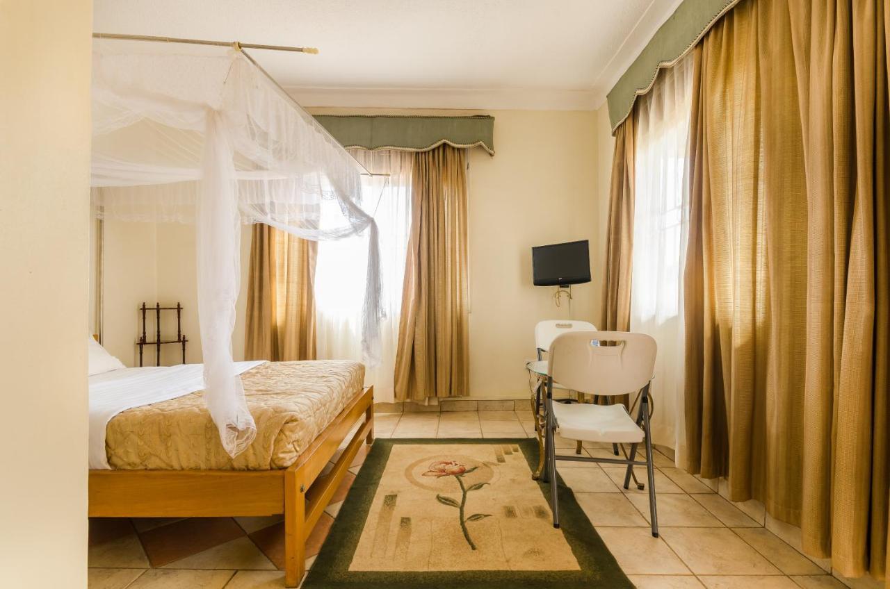 Victoria Travel Hotel Kampala Ngoại thất bức ảnh